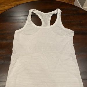 White Lululemon Tank-Top